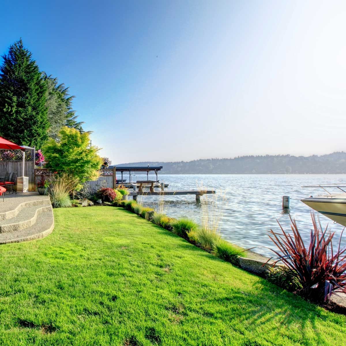 7 Shoreline Landscaping Design Ideas for Your Cabin