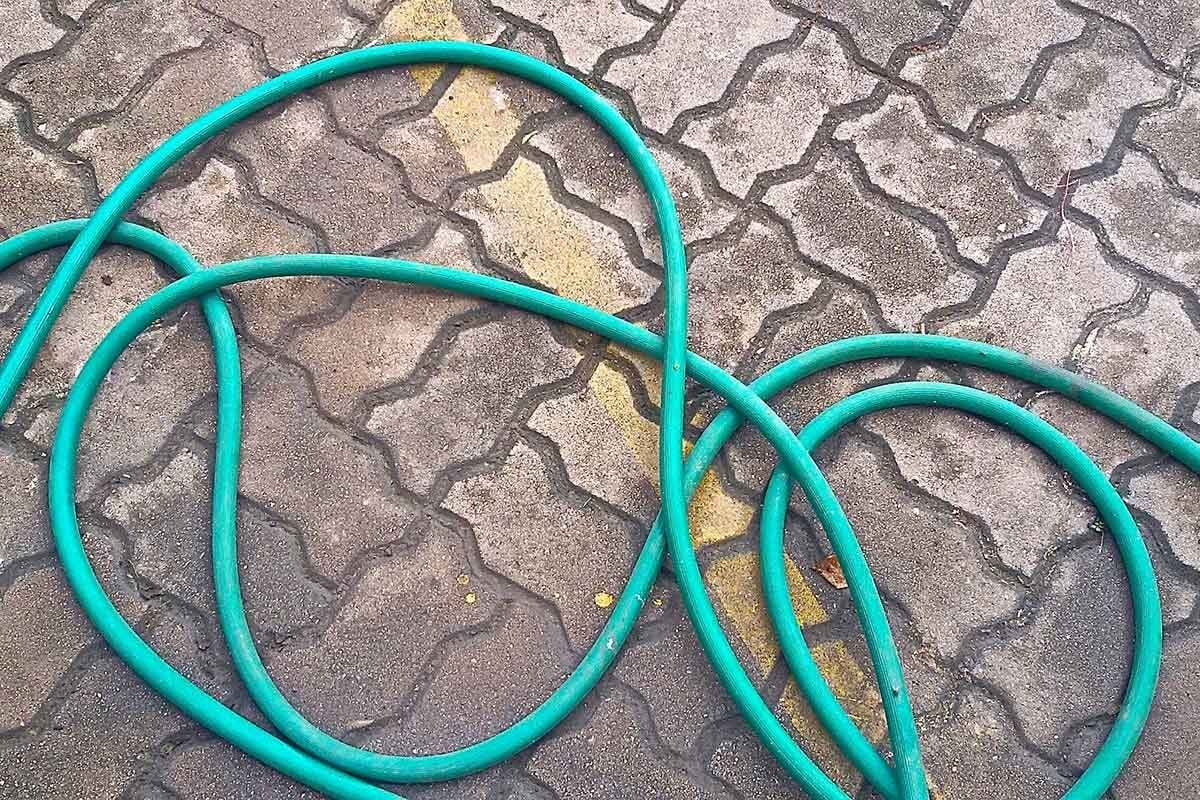 Garden Hoses: What To Know Before You Buy