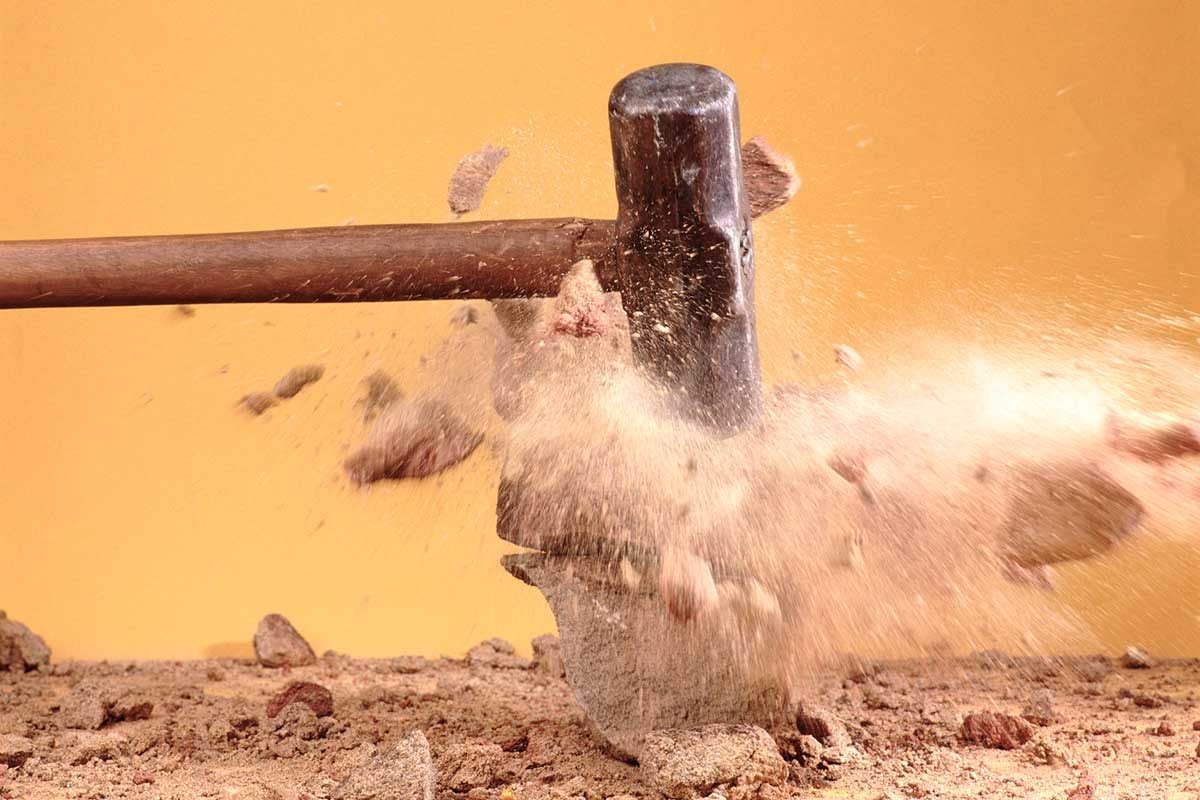 Sledge Hammers: What To Know Before You Buy
