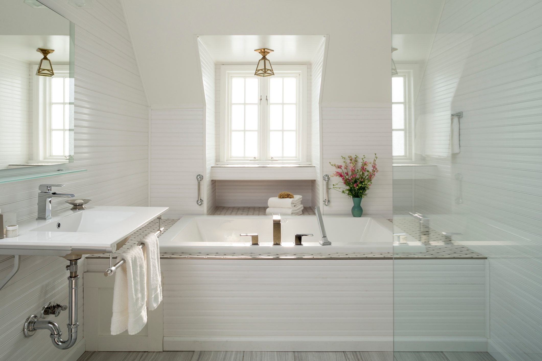 Drop-in Bathtubs Buyers Guide: Types, Cost and Installation