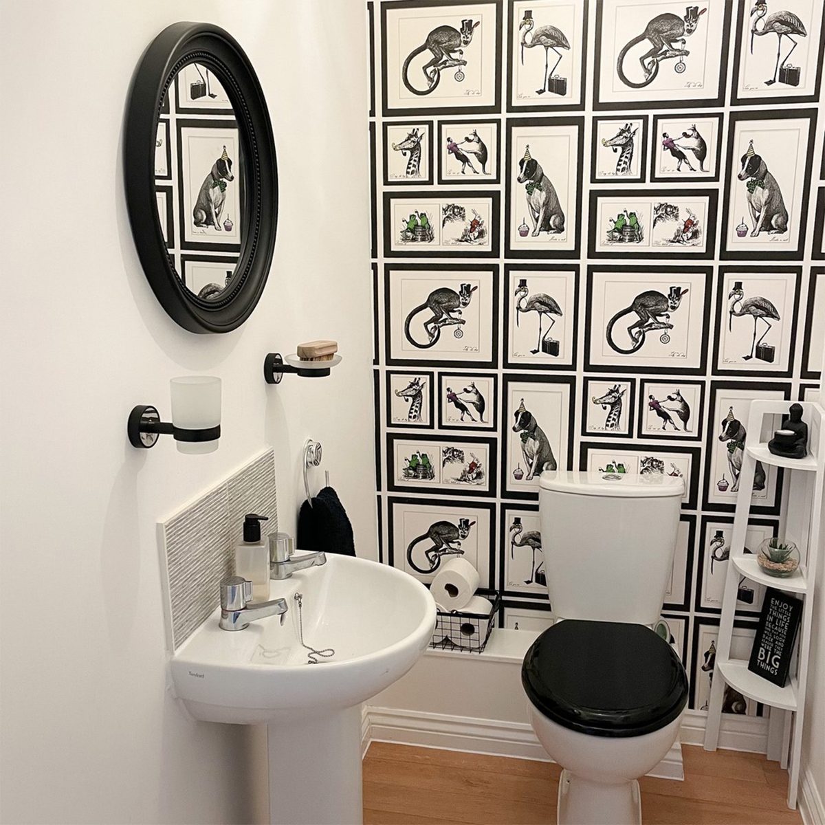 10 Bathroom Wallpaper Ideas
