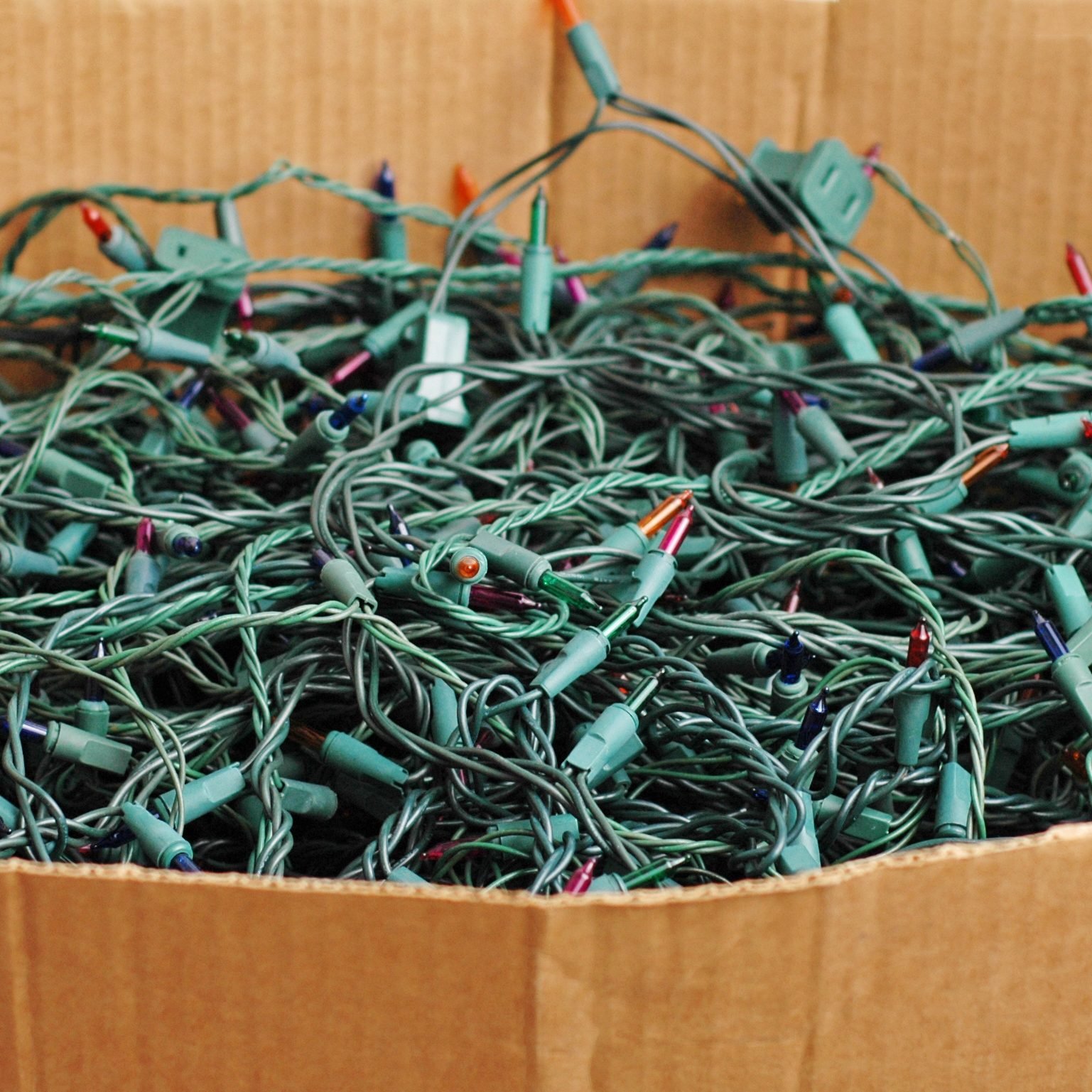 How to store your Christmas lights so they don't get tangled and knotted  up? What is the best way to wrap them up and keep them organized - Quora