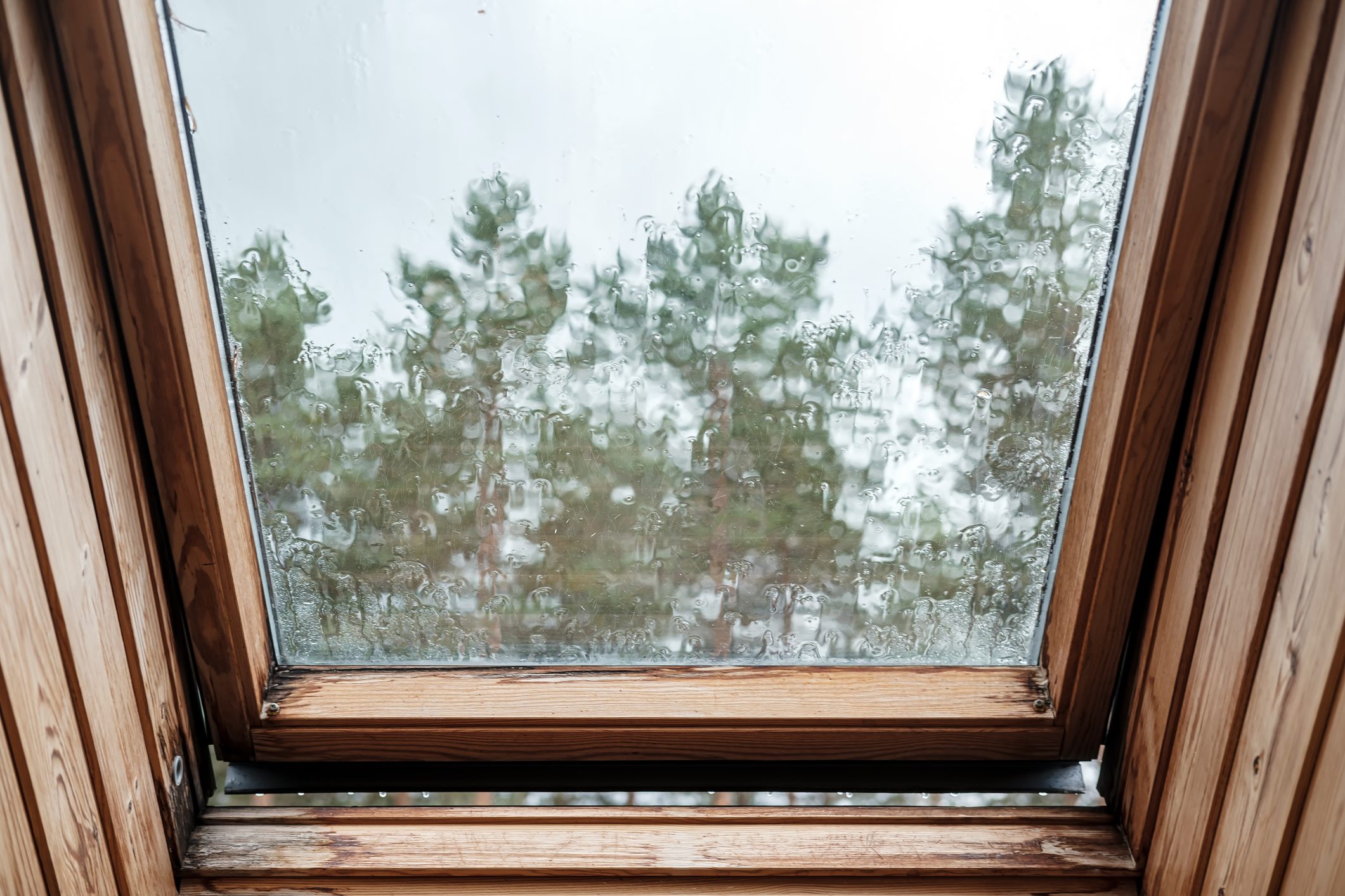 Tips for Fixing a Leaking Skylight