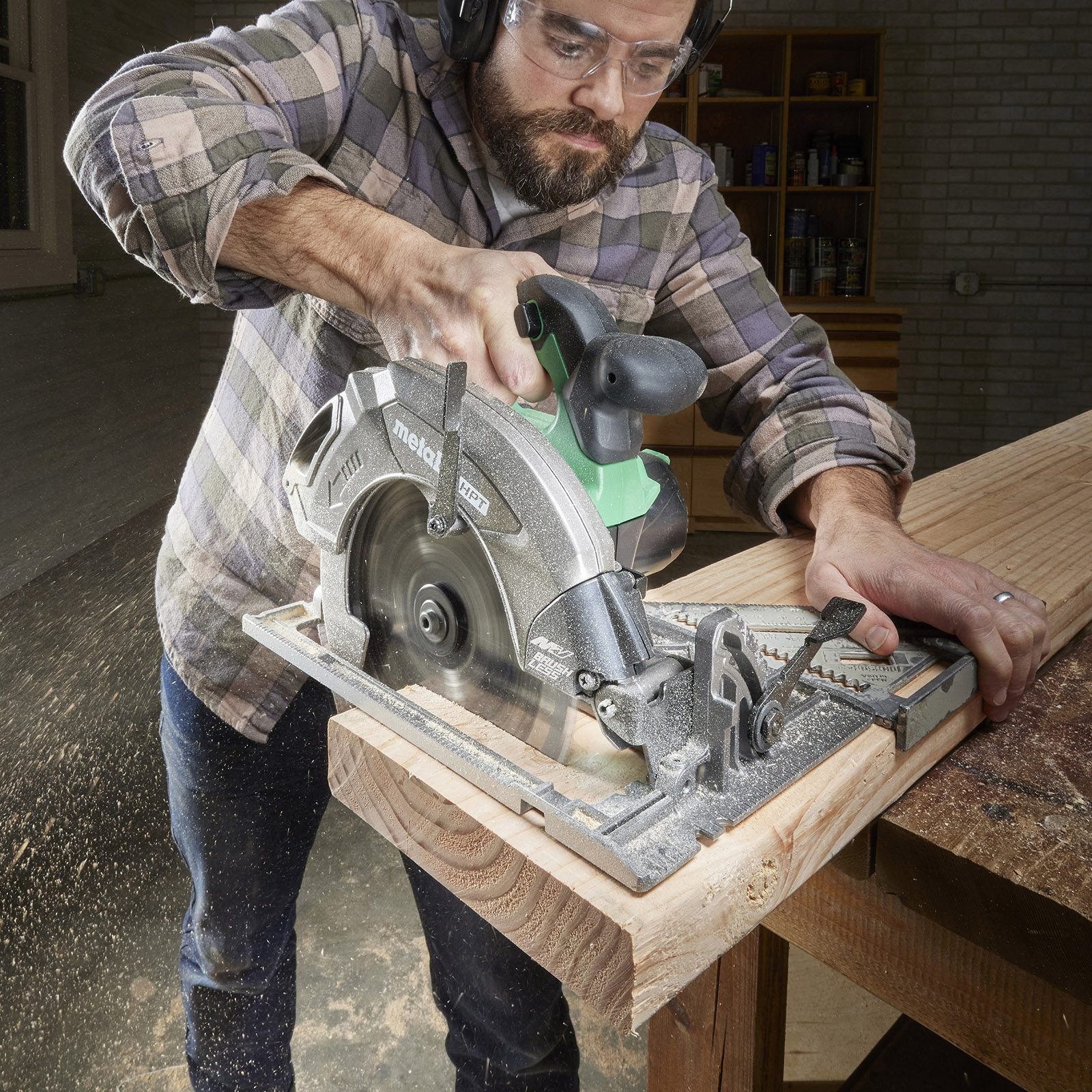 How To Use a Circular Saw: A Complete Guide