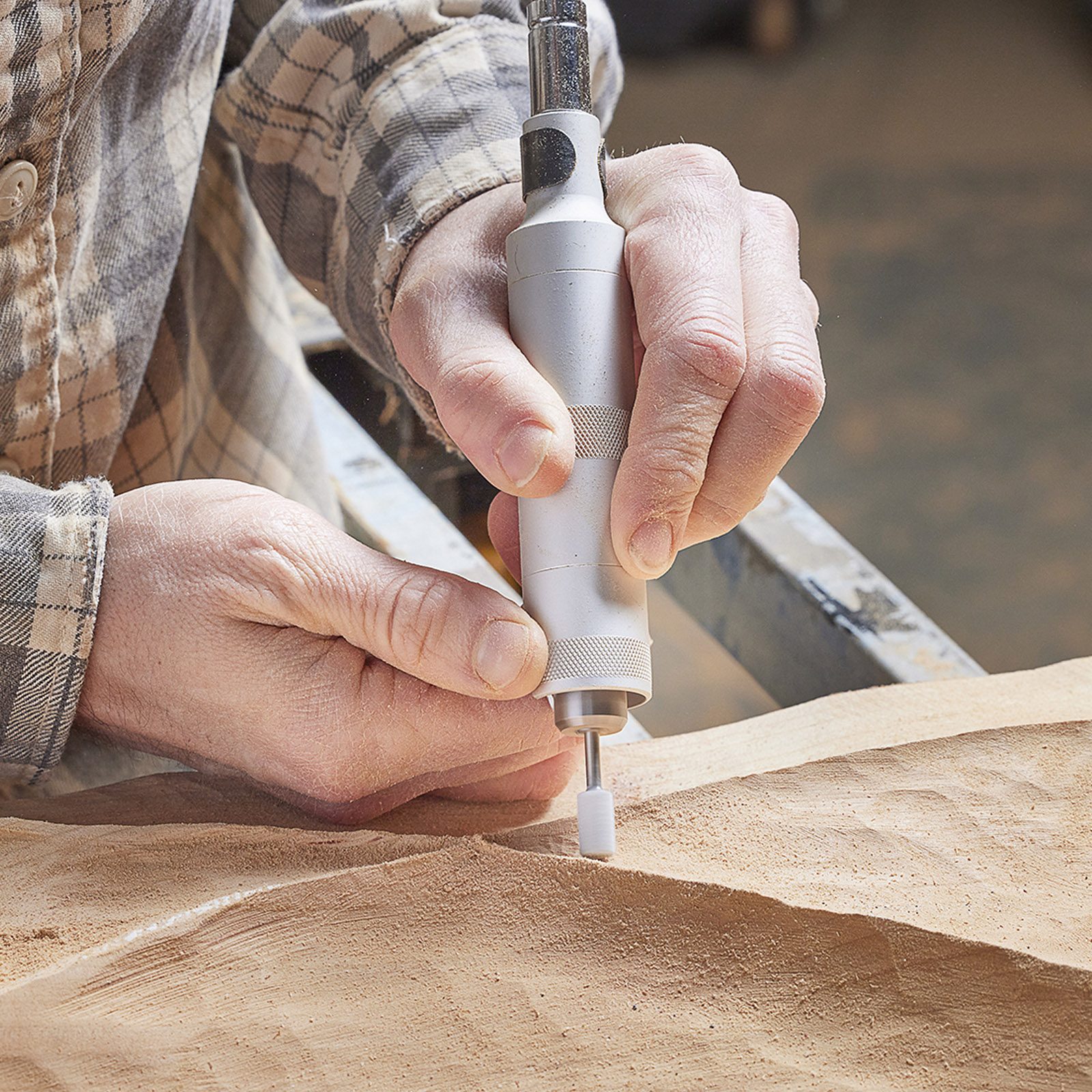 Sanding carved outlet wood