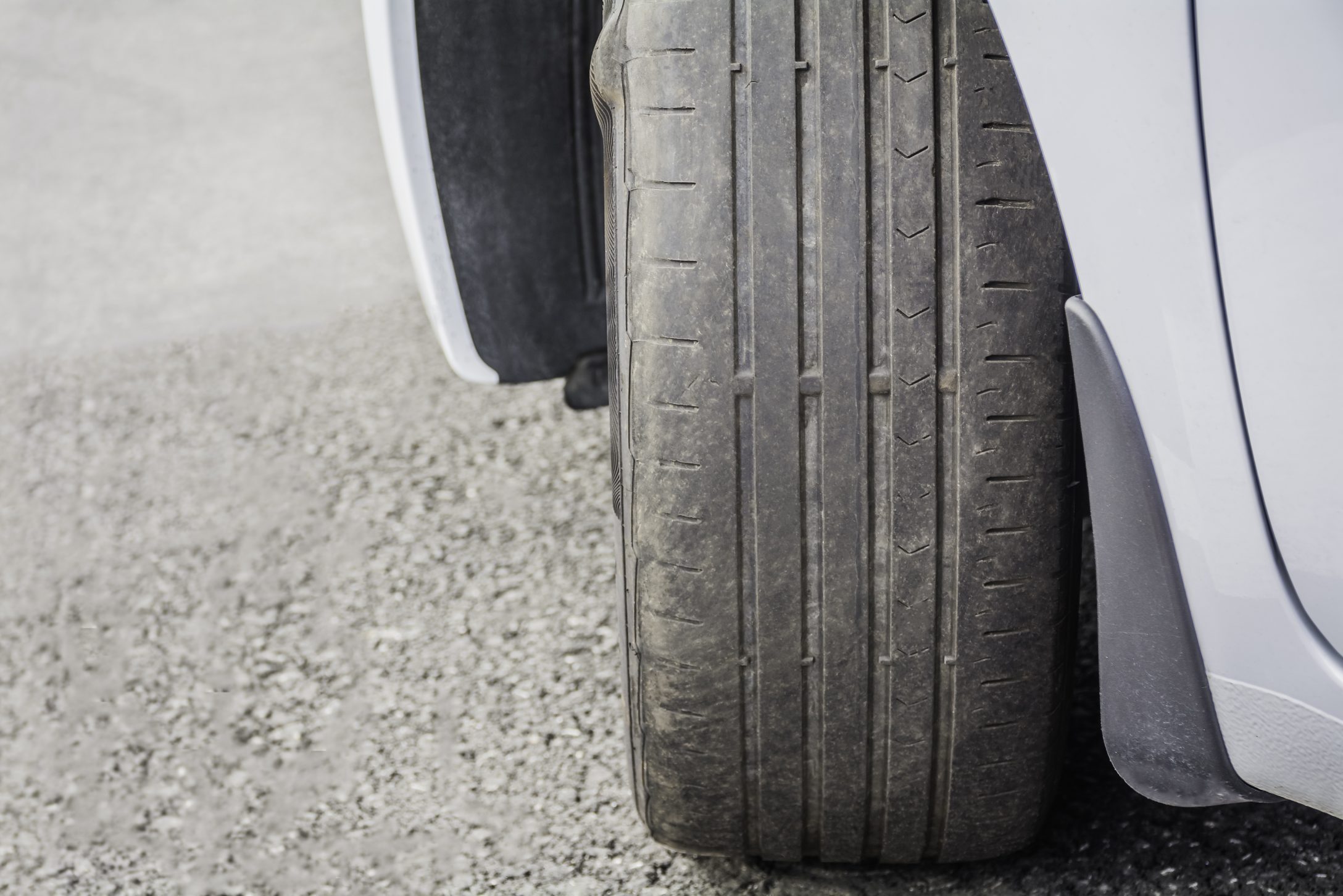 5 Common Causes of Outside Tire Wear & Tyre Wear Patterns 