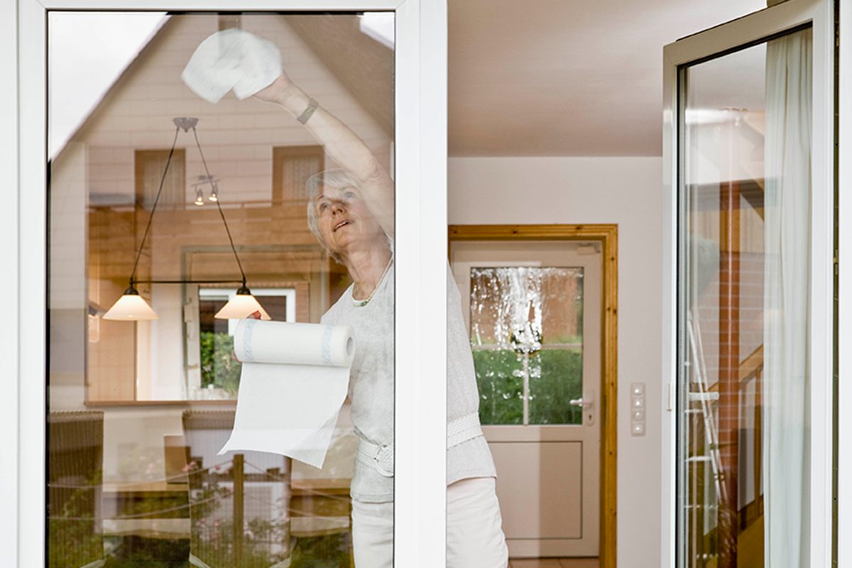 https://www.familyhandyman.com/wp-content/uploads/2022/04/cleaning-window-with-paper-towels-GettyImages-87387654.jpg