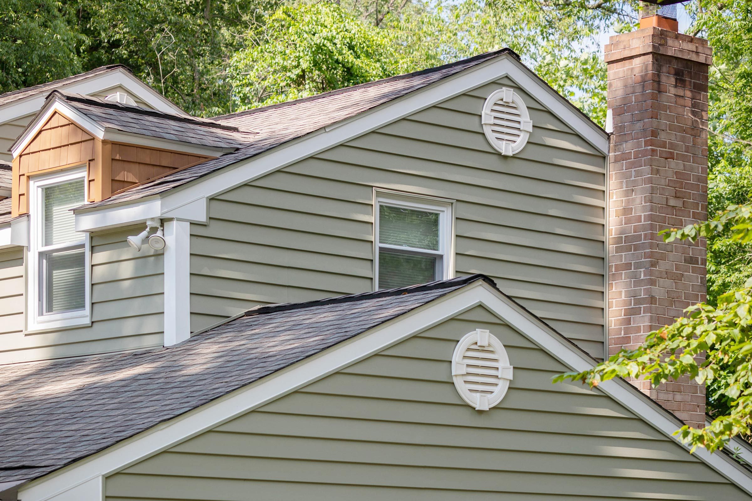 8 Vinyl Siding Colors That'll Never Go Out of Style
