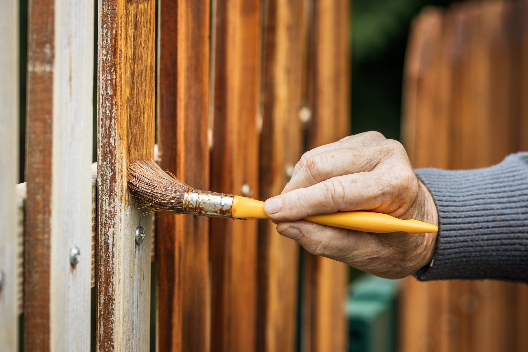 Tips for Staining a Fence