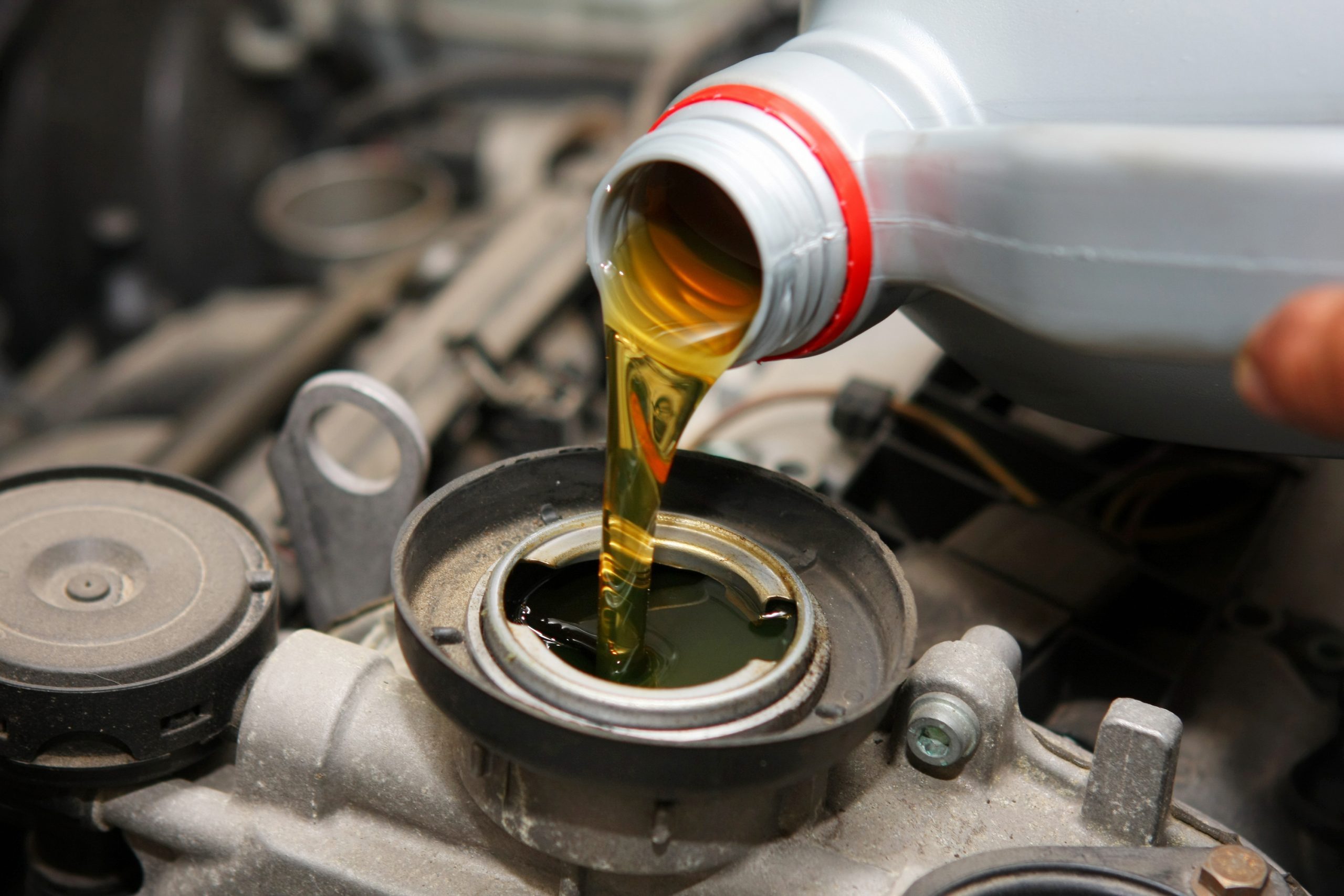 A Handy Guide to the Different Types of Motor Oil