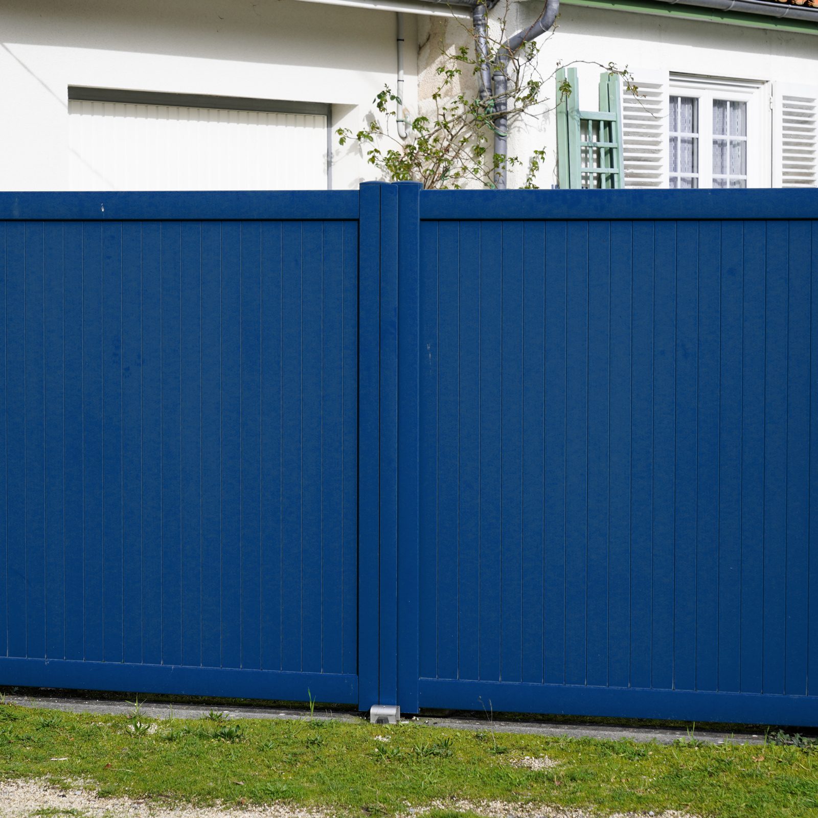 7 Popular Vinyl Fence Colors