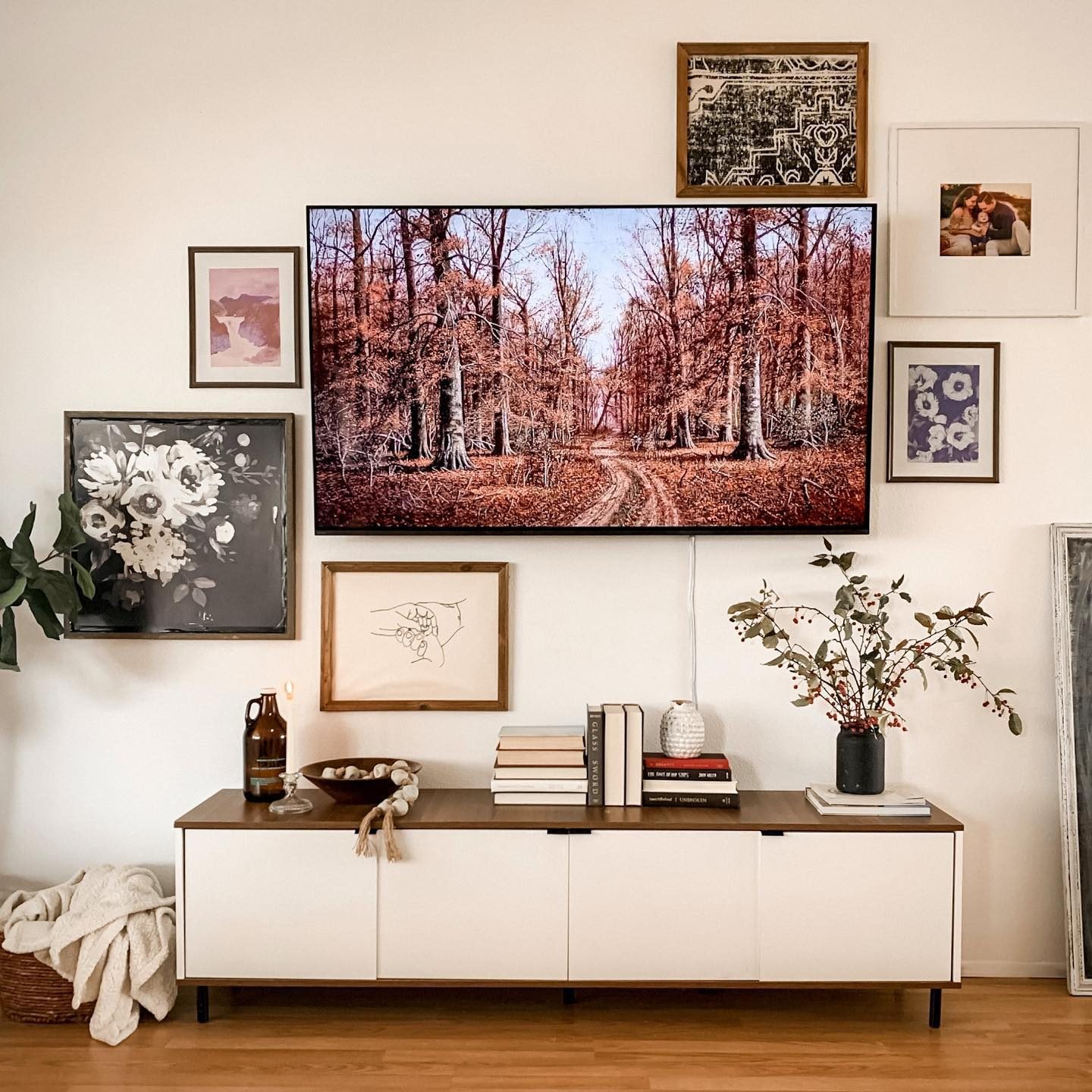 Ideas for Decorating a TV Wall