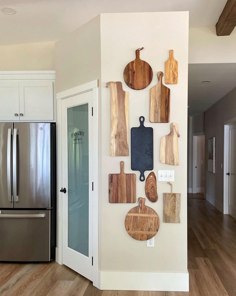 https://www.familyhandyman.com/wp-content/uploads/2022/11/Cutting-Board-Wall-courtesy-@panache.interiors.design-via-instagram.jpg?fit=700%2C875