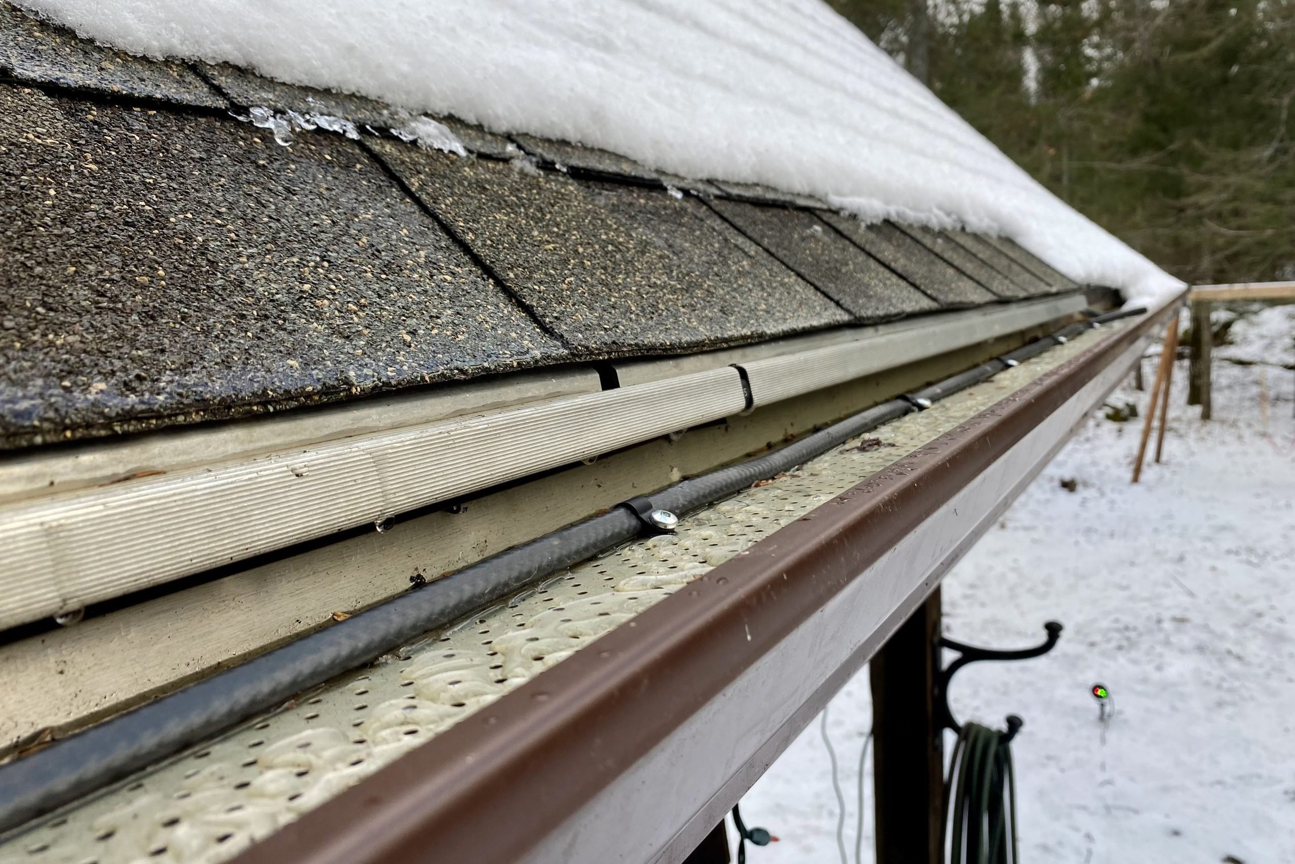 How To Install Ice-Proof Rain Gutters