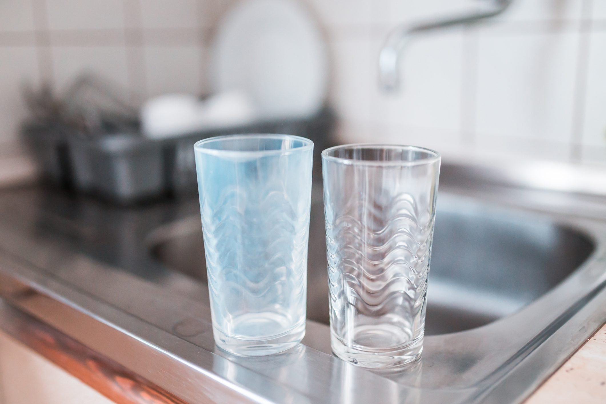 If You See White Streaks on Your Dishes, This Is What It Means