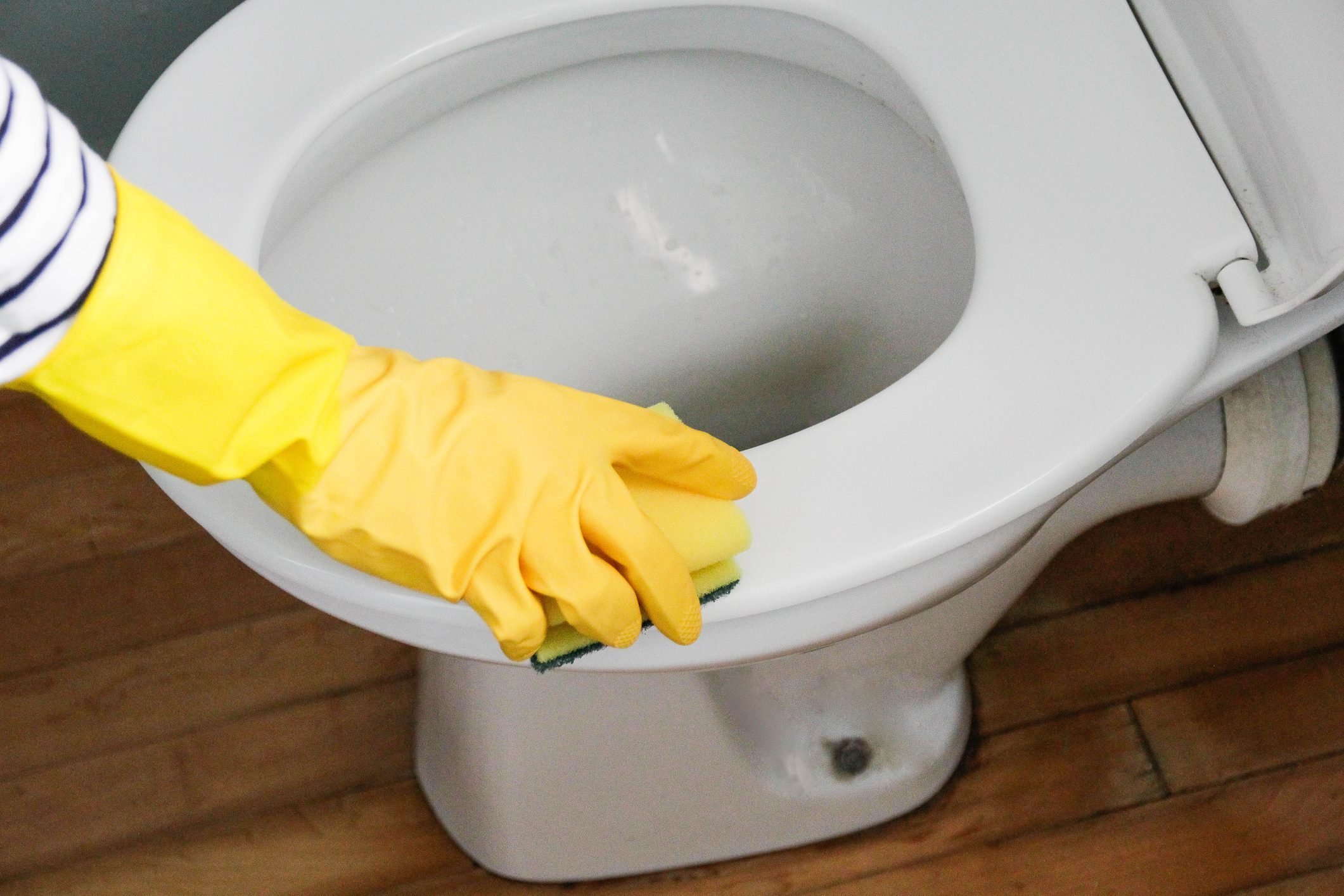 A Full Guide To Bathroom Cleaning
