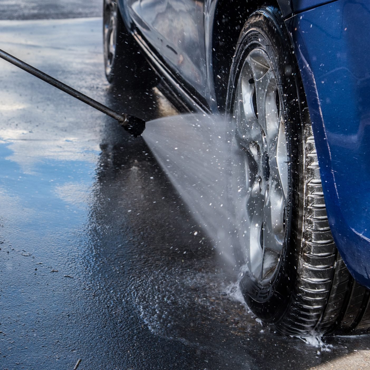 Ways To Wash a Car Without a Hose