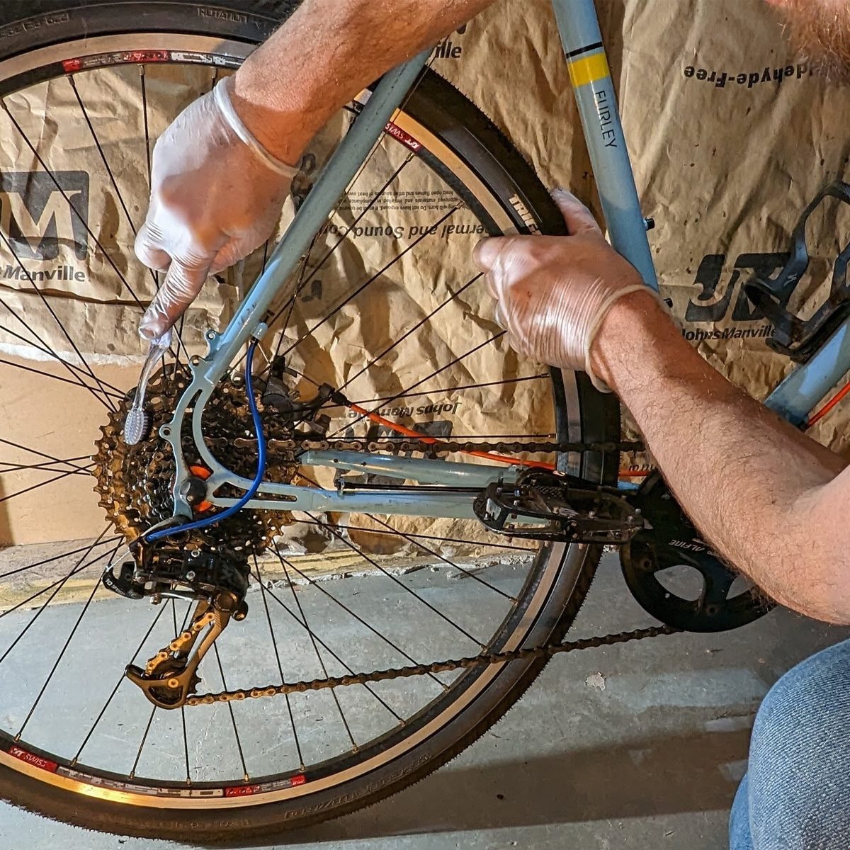 How to Clean and Lubricate a Bicycle Chain