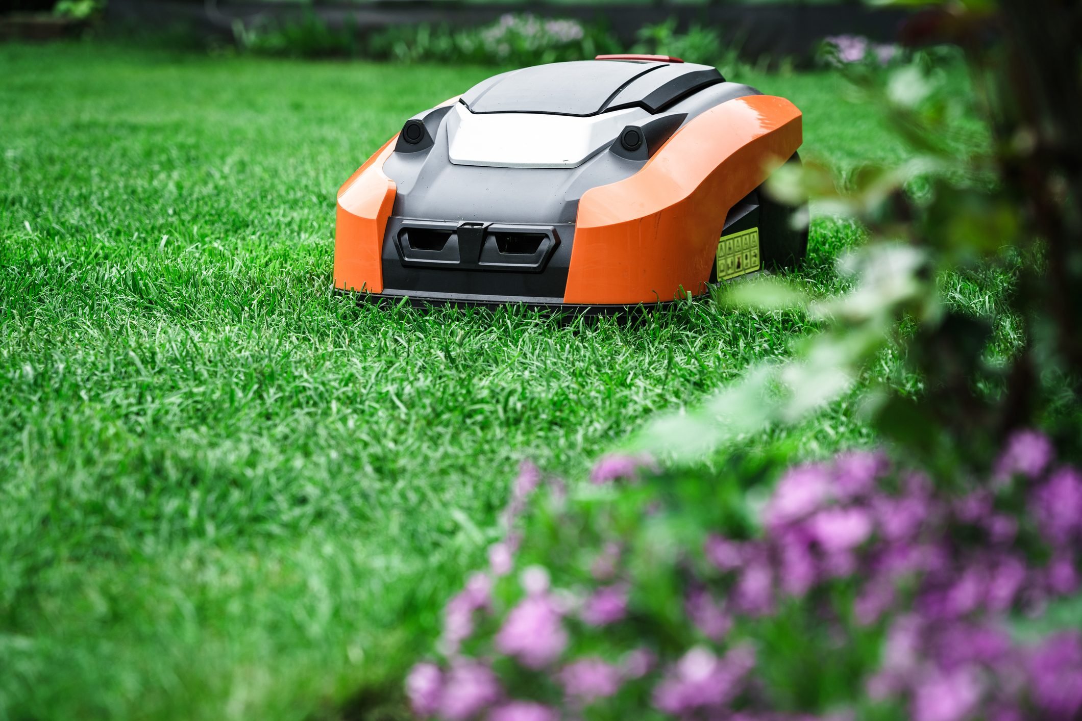 STIHL Just Recalled a Robotic Lawn Mower Docking Station