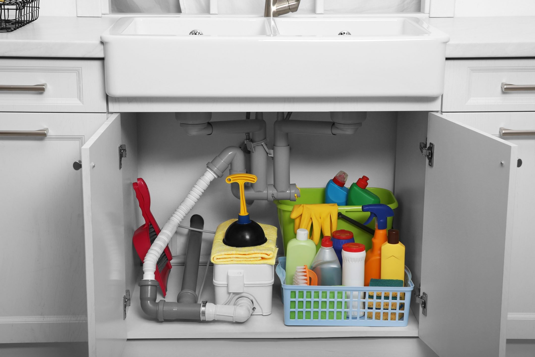 5 Smart Ways to Organize Cleaning Supplies Under the Kitchen Sink