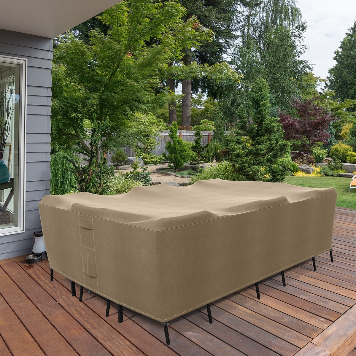 5 Best Patio Furniture Cover Options for Dry, Pristine Pieces All Season