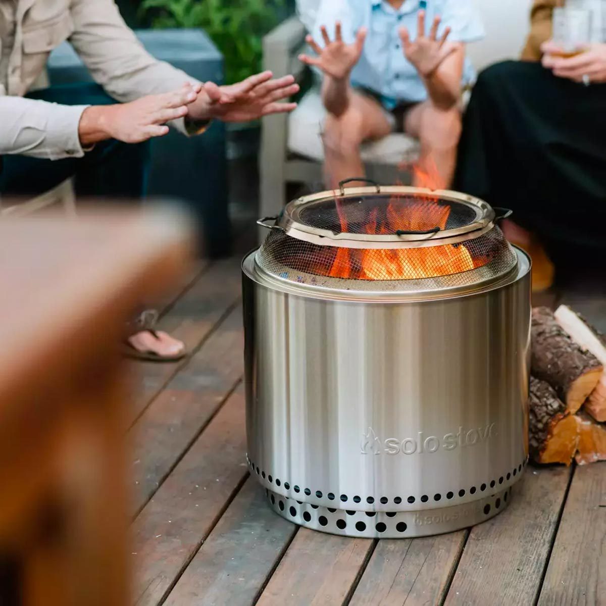 https://www.familyhandyman.com/wp-content/uploads/2023/03/bonfire-shield-ecomm-via-solostove.com_.jpg?fit=700%2C700