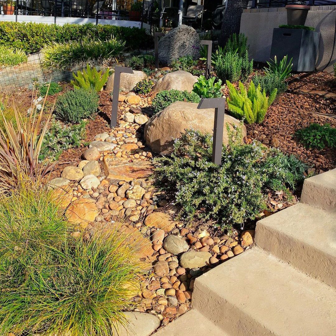 10 Dry Creek Bed Landscaping Ideas 9313