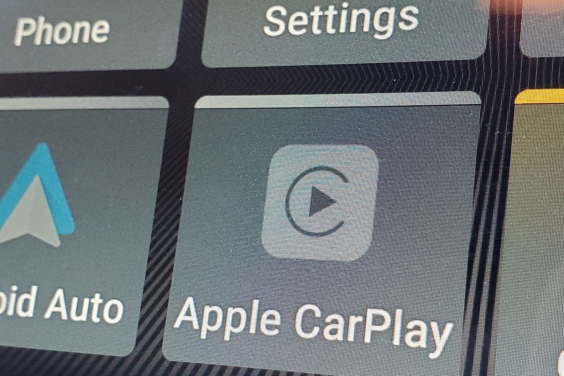 GM Is Removing Apple Carplay & Android Auto from Future Models