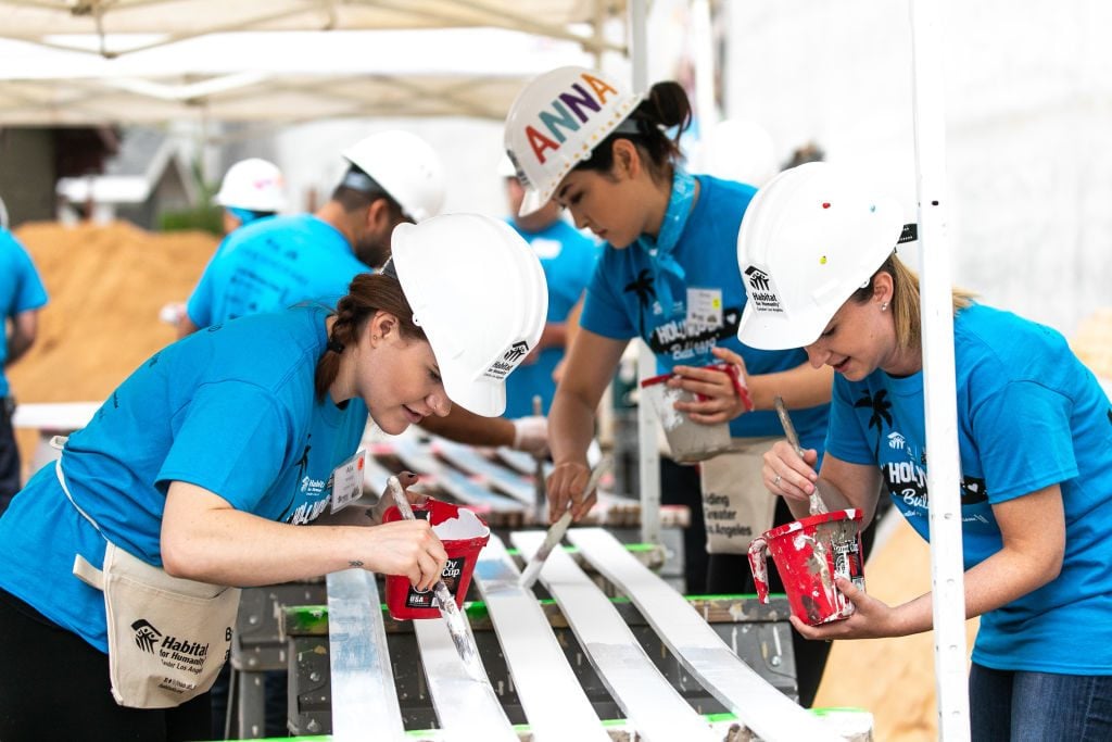 8 Volunteer Opportunities Where You Can Flex Your DIY Skills
