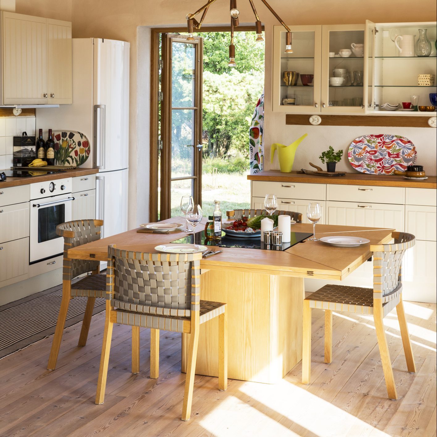 What To Know About a Summer Kitchen