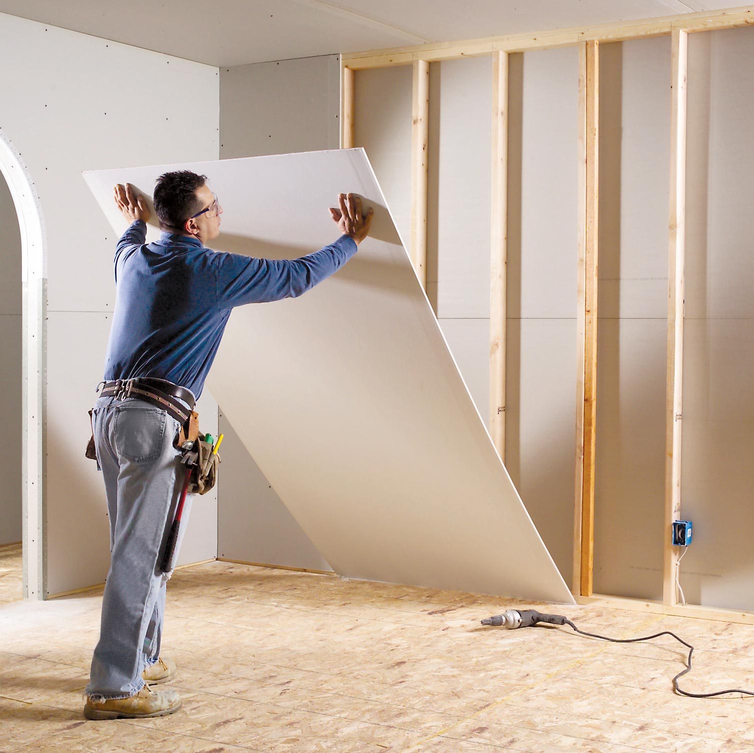 Family Handyman - DIY Tip of the Day: Wet Sanding Drywall. Repair