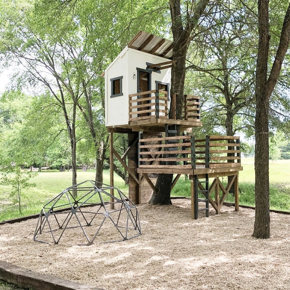 8 Cool Ideas for a Kids' Treehouse