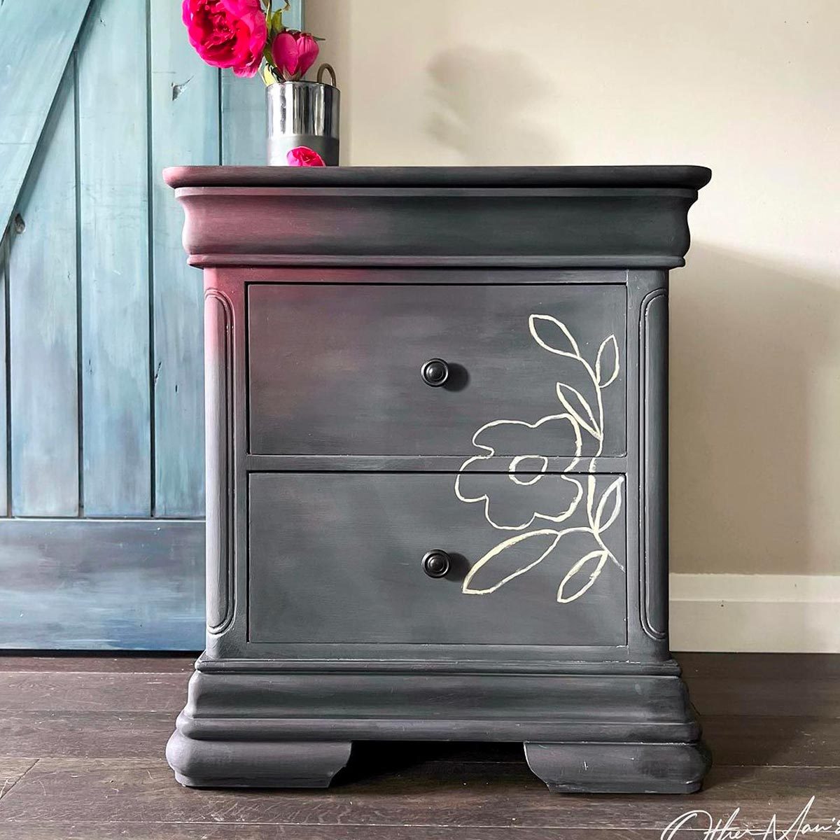 Unique and Different Ways to Use Black Chalk Paint Around Your