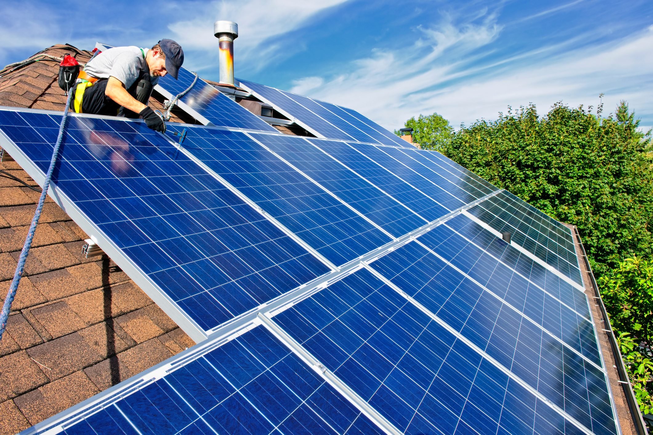 How Does the Solar Panel Tax Credit Work?