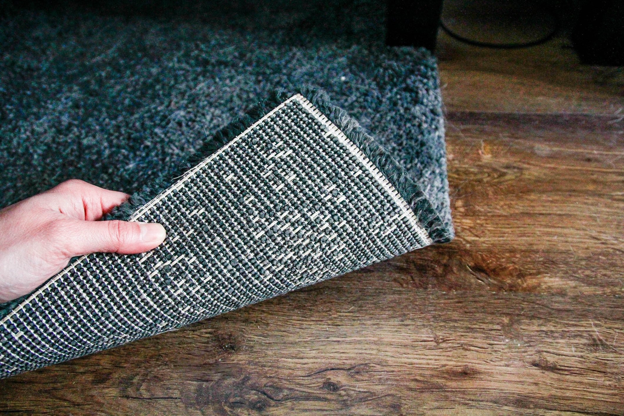 How to Flatten a Rug That Has Been Folded