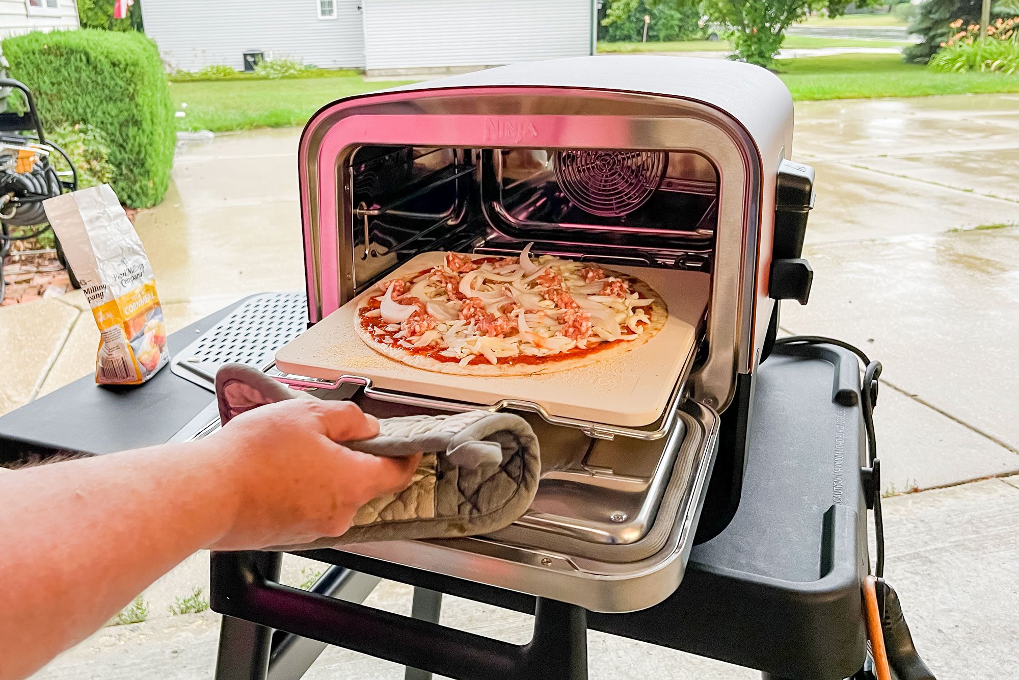  Ninja Woodfire Pizza Oven, 8-in-1 outdoor oven, 5
