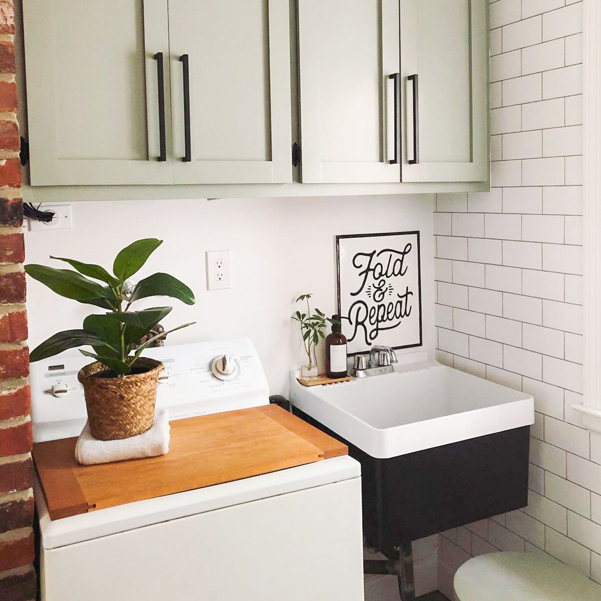 Creative Ways To Utilise The Under-Sink Areas In Your Bathroom And Kitchen  — Hipcouch