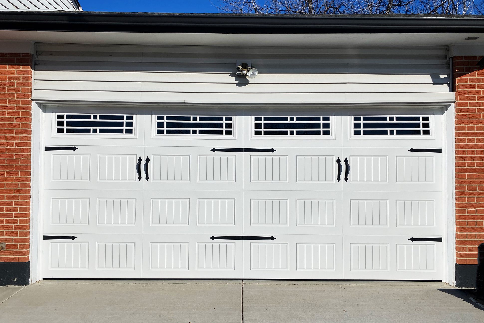 Fiberglass Garage Doors: A Complete Guide for Buyers