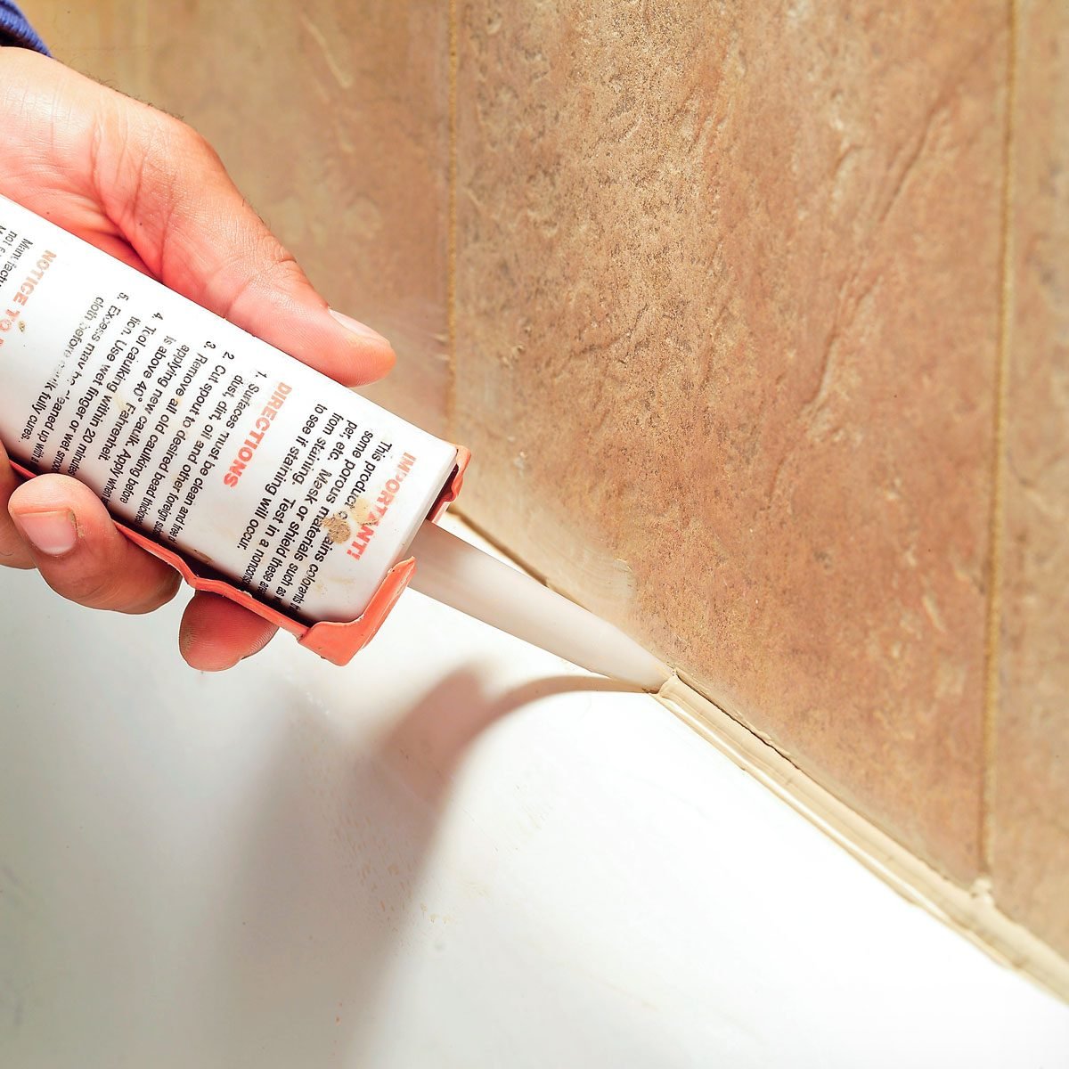 4 Tips for Caulking Your Bathtub