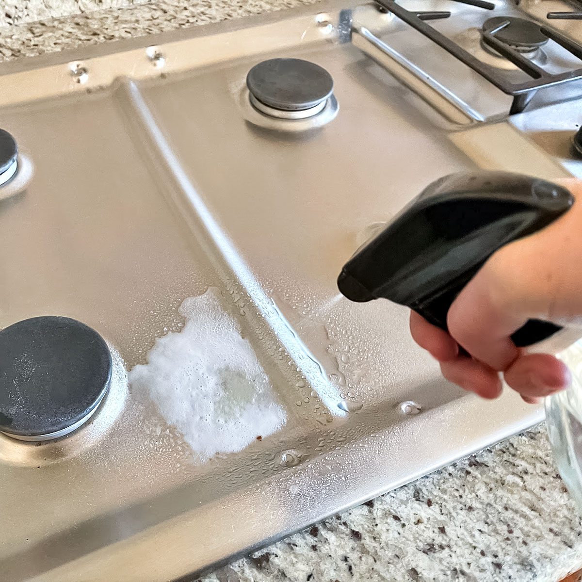 10 Amazing Homemade Kitchen Cleaning Solutions (Full Recipes)