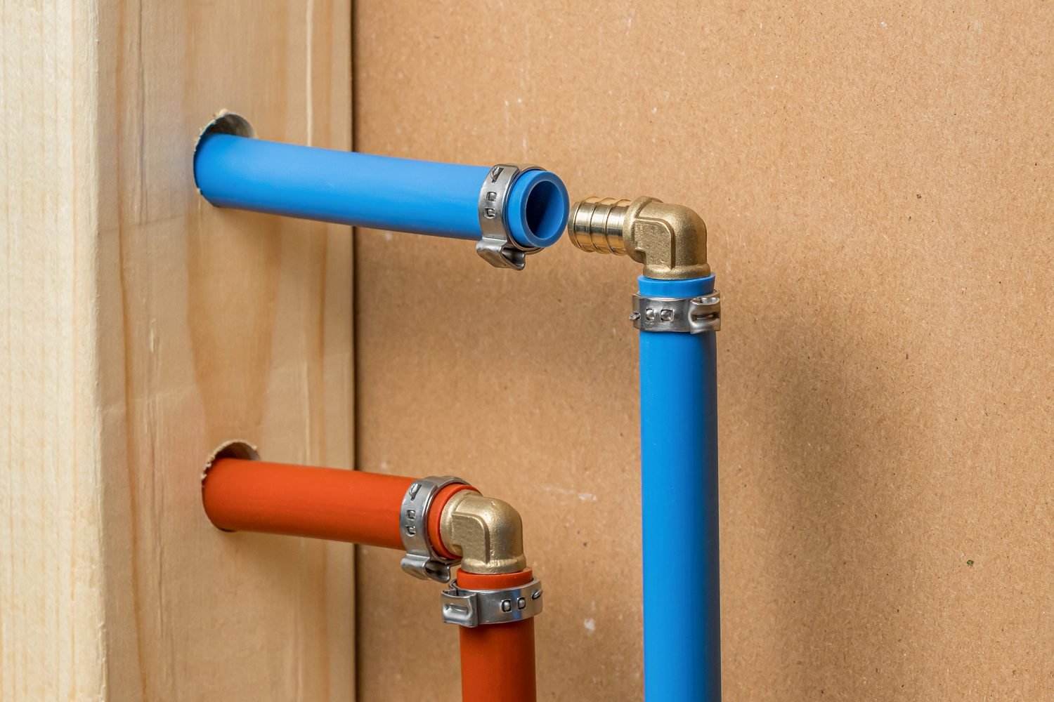 What To Know About PEX Pipe Connections