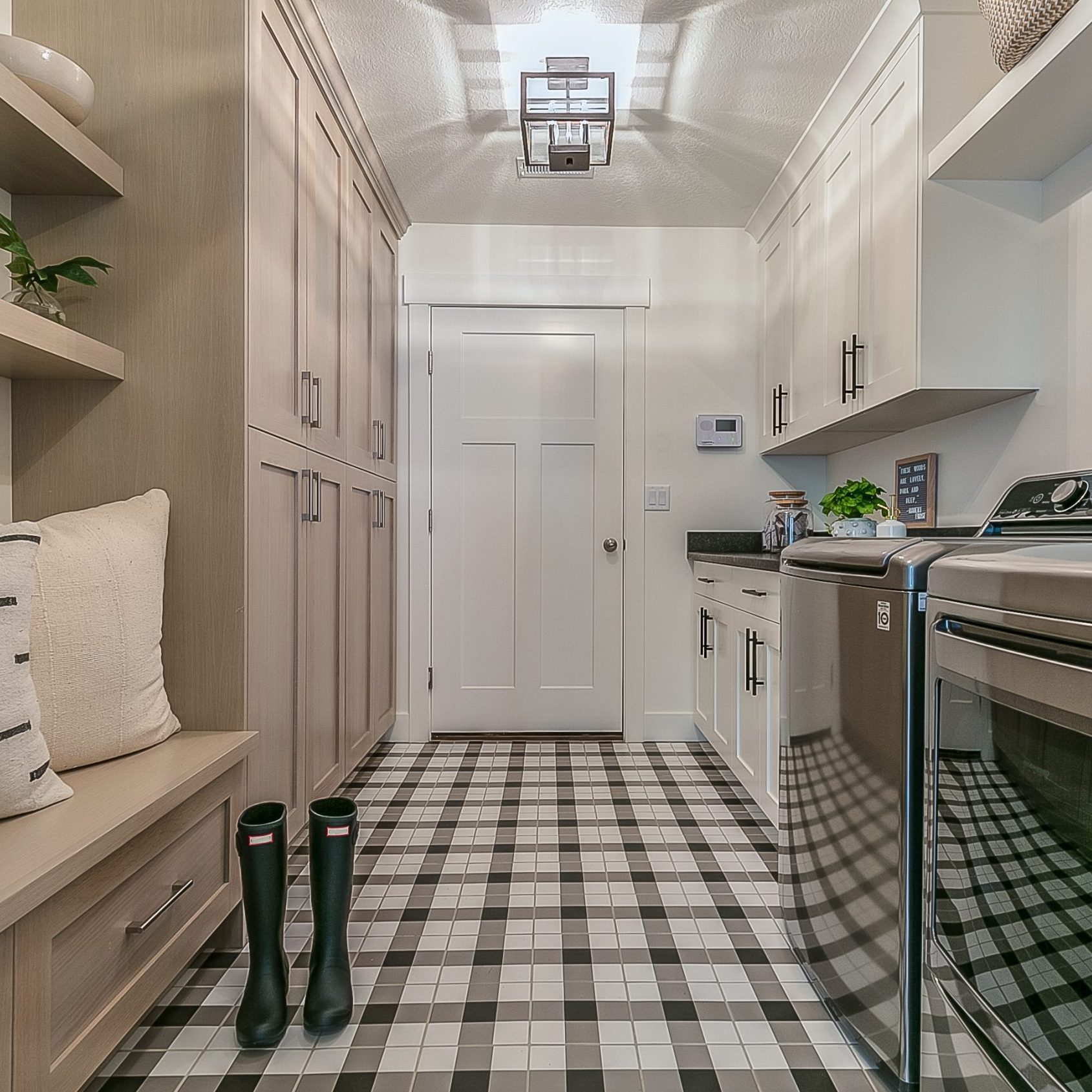 8 Smart Ideas for Combining Your Mudroom and Laundry Room
