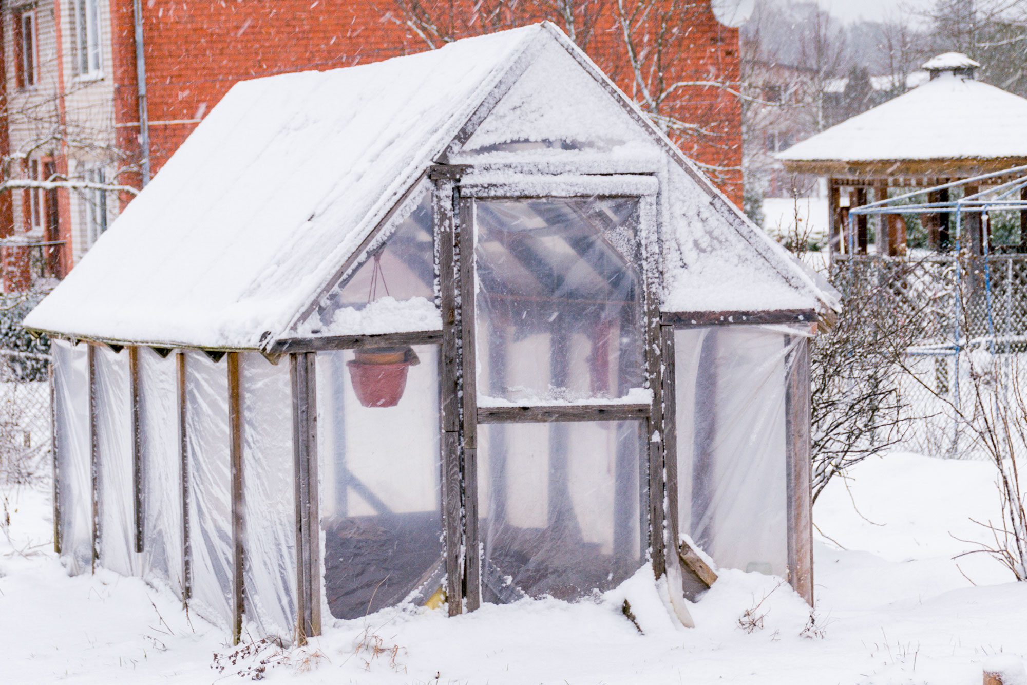 What To Know About Prepping Your Greenhouse for the Winter