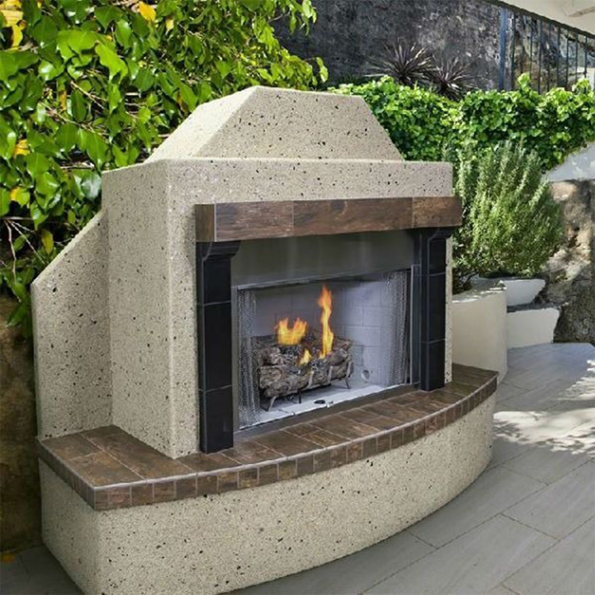 https://www.familyhandyman.com/wp-content/uploads/2023/12/FlameCraft-Traditional-Outdoor-Gas-Fireplace_ecomm_via-woodlanddirect.com_.jpg?fit=700%2C700