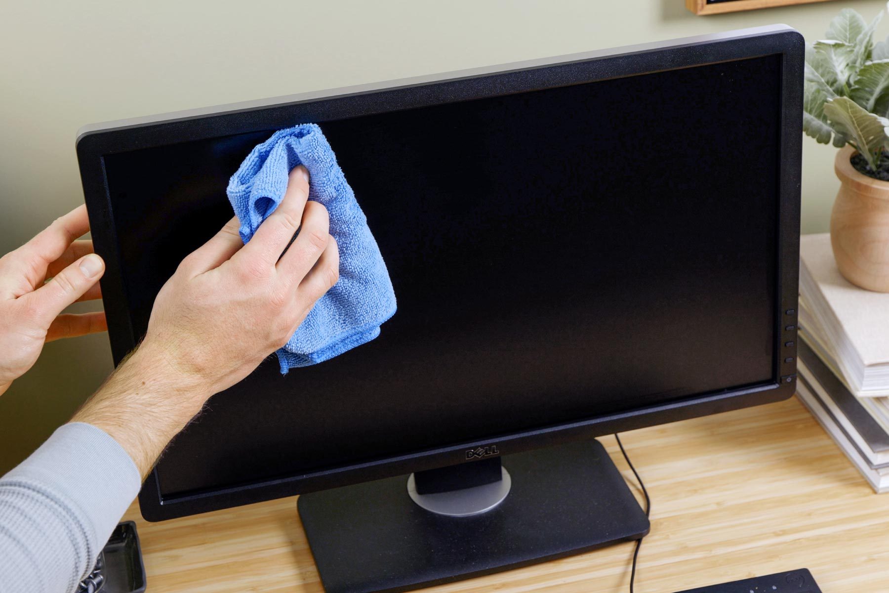 How to Clean a Computer Monitor