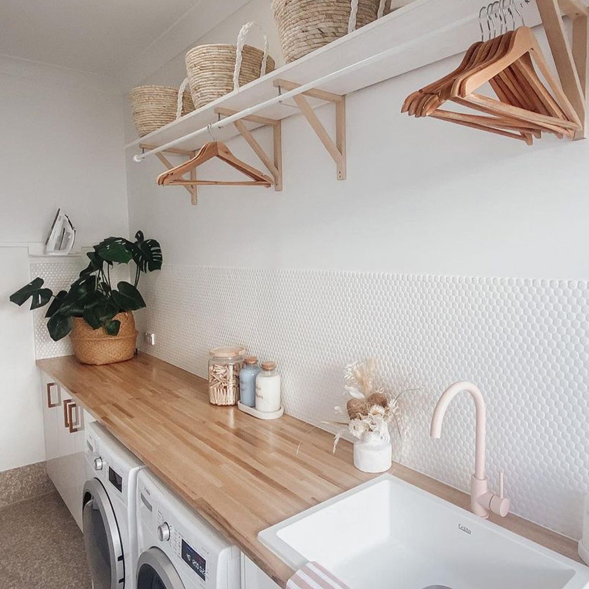 8 Laundry Room Tile Design Ideas