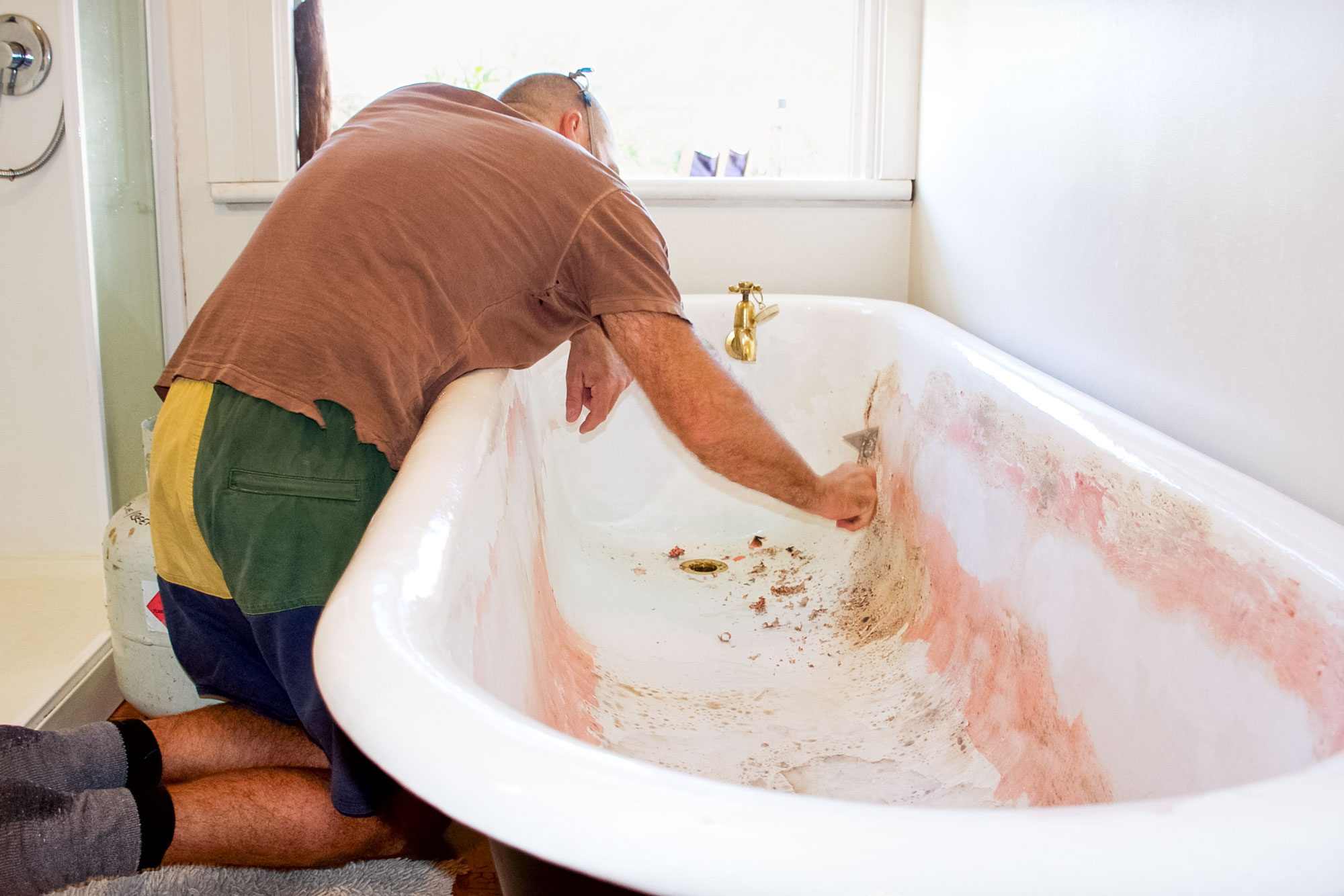 How Much Does Bathtub Refinishing Cost?