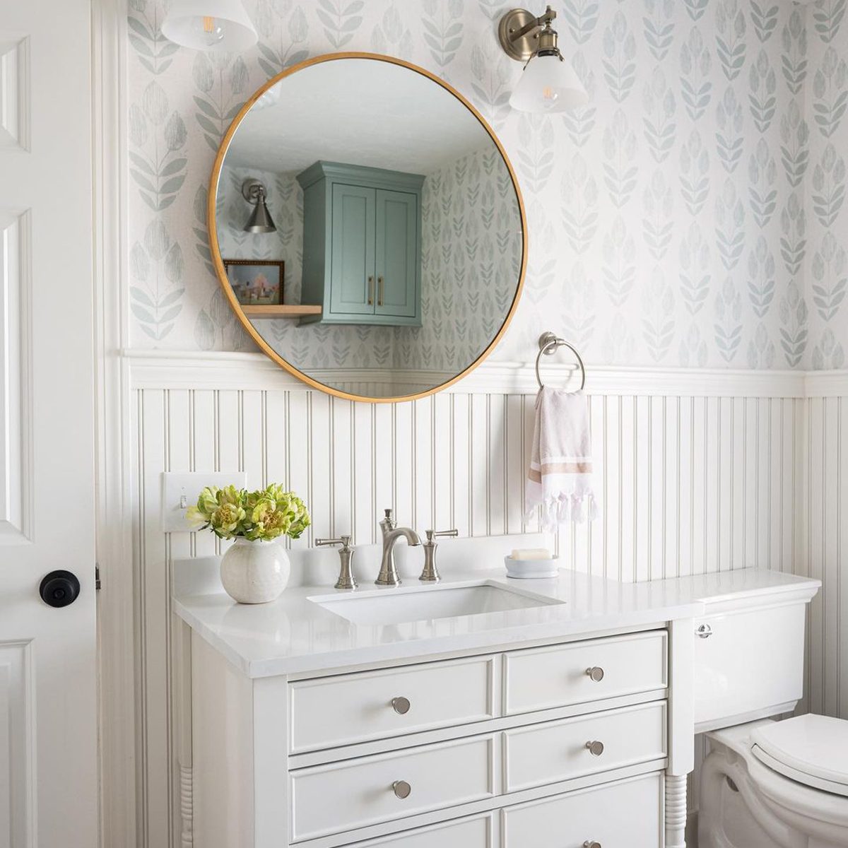 8 Farmhouse Bathroom Ideas