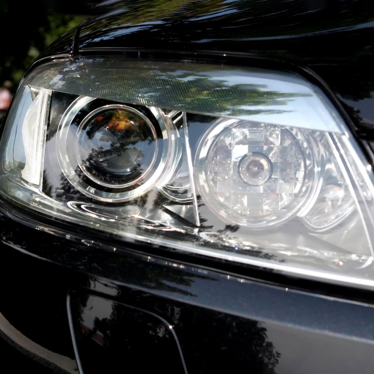 LED vs. Halogen Headlights: What's the Difference?