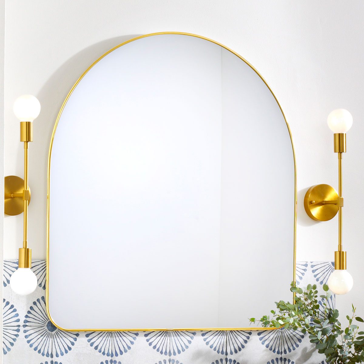 11 Top Bathroom Trends Of 2024 According To Interior Designers   Umbra Hubba Arched Wall Mirror FHM24 Mirror P3 MD 11 29 1b Copy 3 